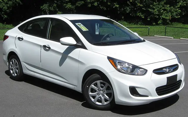 Hyundai Accent Blue fotoğraf