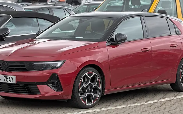 Opel Astra-e fotoğraf